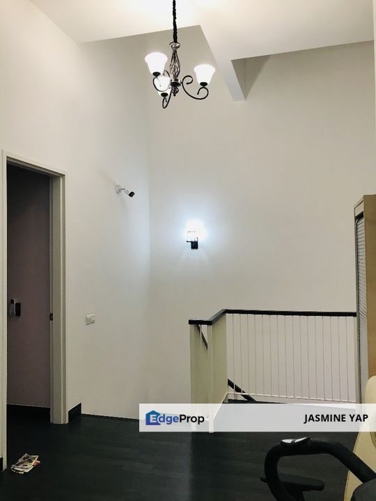 Fully Renovated Landed House in Eco Majestic Semenyih , Selangor, Semenyih