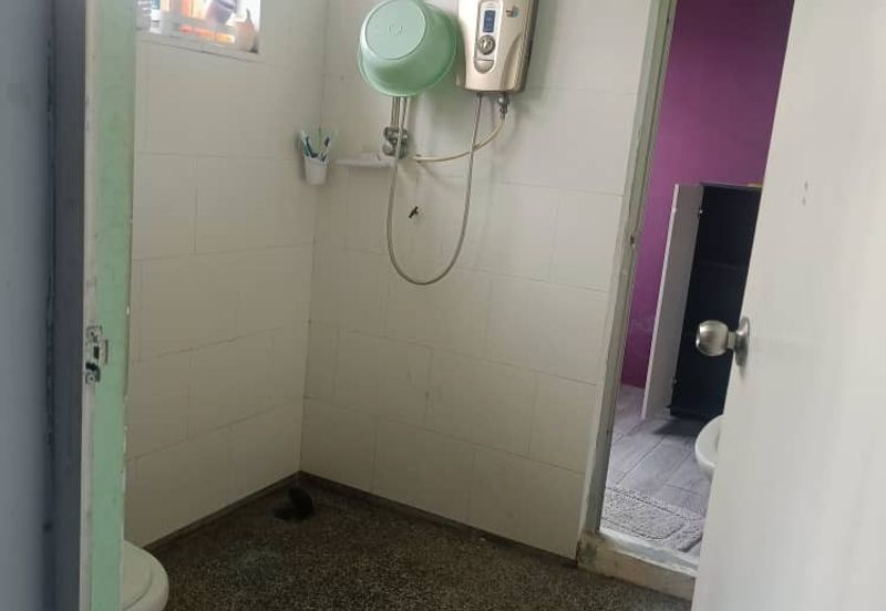 Pusat Perdagangan Seri Kembangan