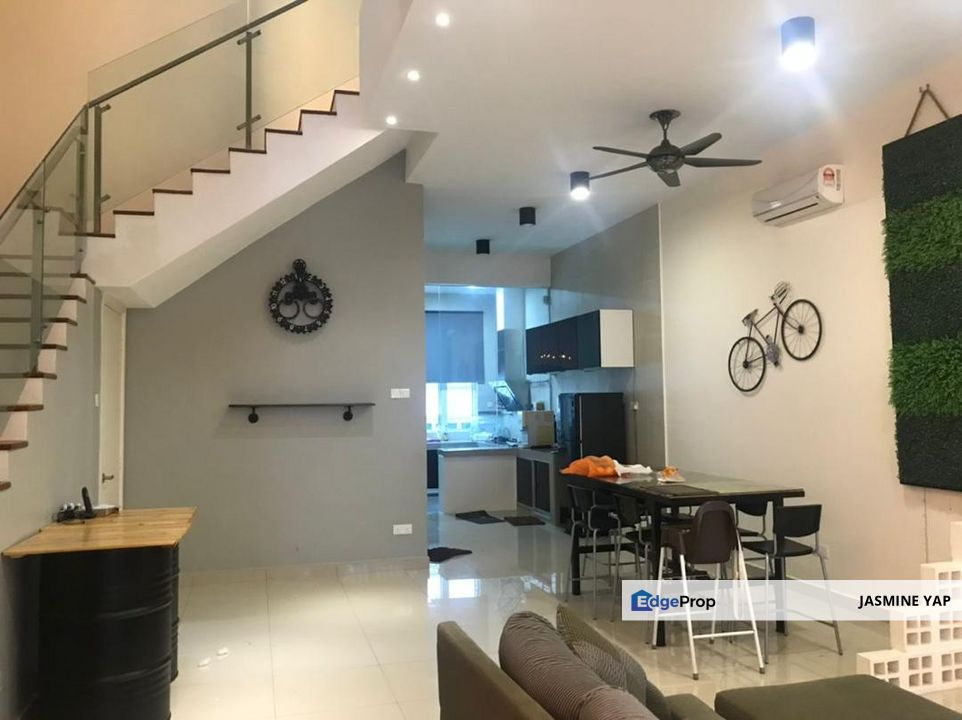 3 Storey Landed House in Rawang Windy Cozy Taman near Kepong - Jln Kuching , Selangor, Rawang