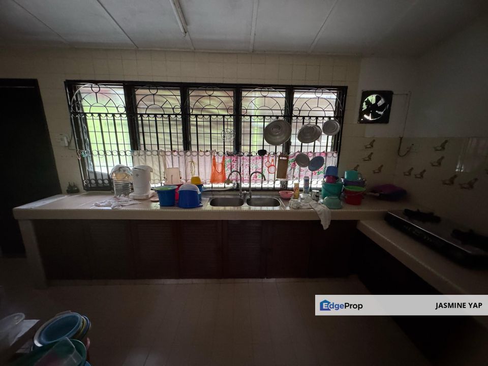2.5 Storey Landed House in Ampang Kitchen Fully Extended Good Condition , Selangor, Ampang