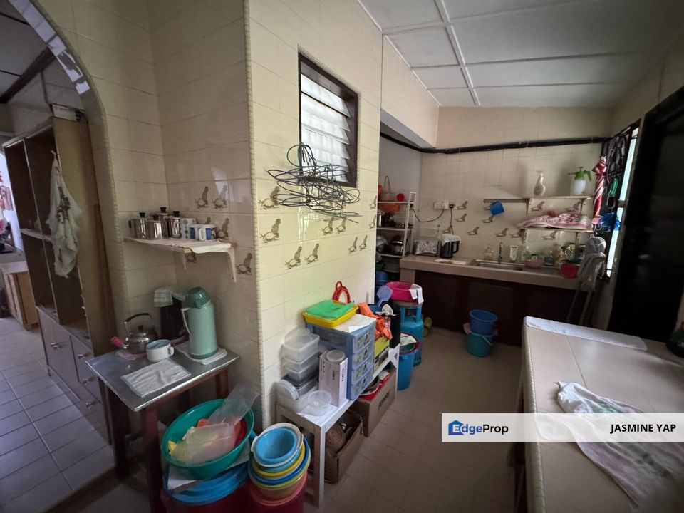 2.5 Storey Landed House in Ampang Kitchen Fully Extended Good Condition , Selangor, Ampang