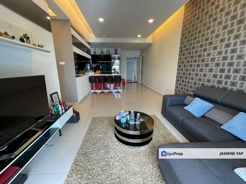 Fully Renovated Corner Dual Key in Subang USJ 1 , Selangor, Subang Jaya