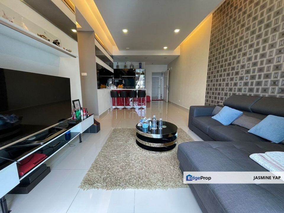 Fully Renovated Corner Dual Key in Subang USJ 1 , Selangor, Subang Jaya