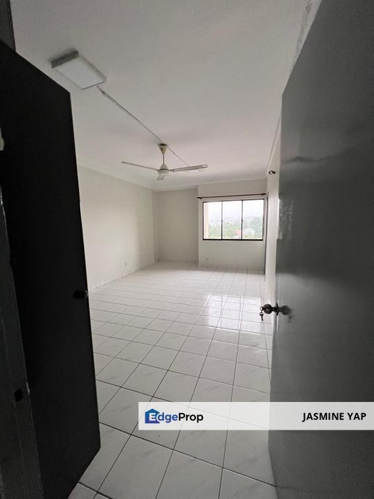 Newly Refurbished Apartment in Bangsar near Shop Train Corner with BIgger size, Kuala Lumpur, Bangsar