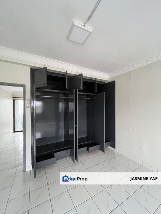 Newly Refurbished Apartment in Bangsar near Shop Train Corner with BIgger size, Kuala Lumpur, Bangsar