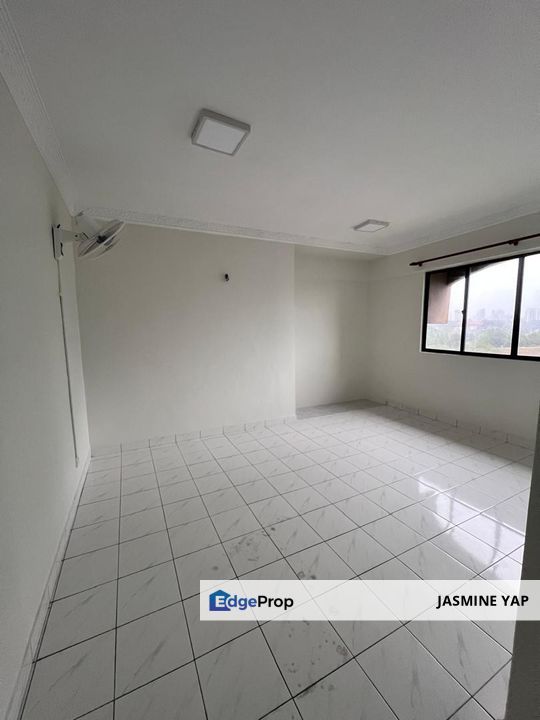 Newly Refurbished Apartment in Bangsar near Shop Train Corner with BIgger size, Kuala Lumpur, Bangsar