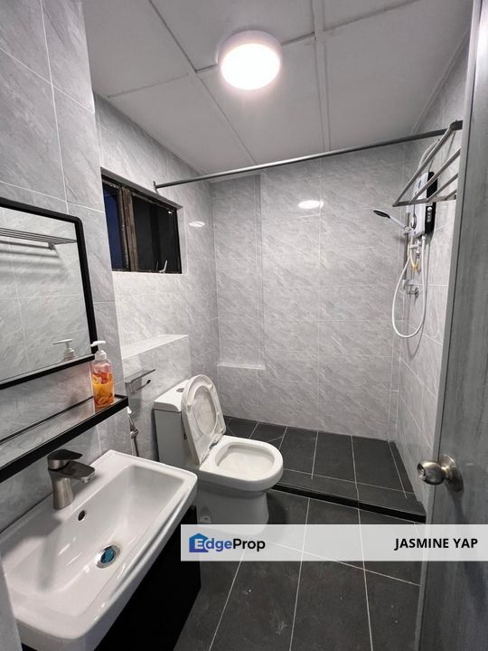 Newly Refurbished Apartment in Bangsar near Shop Train Corner with BIgger size, Kuala Lumpur, Bangsar