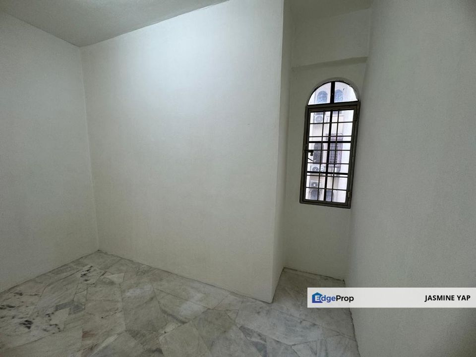 Shop Apartment Lembah Maju in Ampang 2nd Floor Walkup, Selangor, Pandan Indah