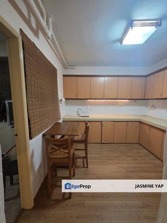 Palm Spring Condo Corner Lot Good Privacy in Kota Damansara PJ Walking Distance MRT Station Surian , Selangor, Sunway Damansara