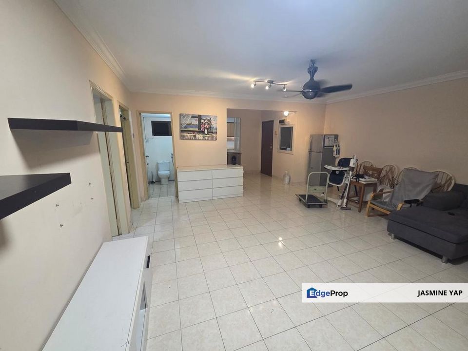 Palm Spring Condo Corner Lot Good Privacy in Kota Damansara PJ Walking Distance MRT Station Surian , Selangor, Sunway Damansara