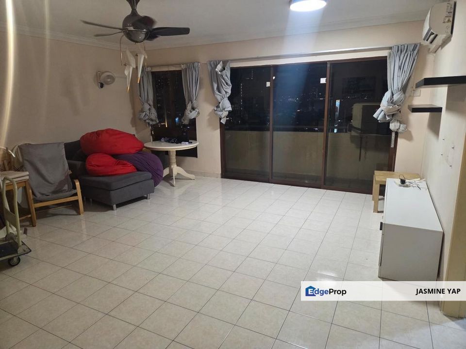 Palm Spring Condo Corner Lot Good Privacy in Kota Damansara PJ Walking Distance MRT Station Surian , Selangor, Sunway Damansara