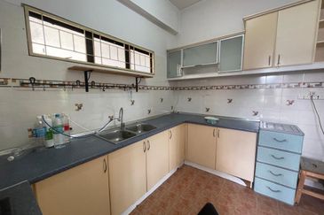 Villa Dahlia @ Bandar Utama kayu ara, Petaling Jaya