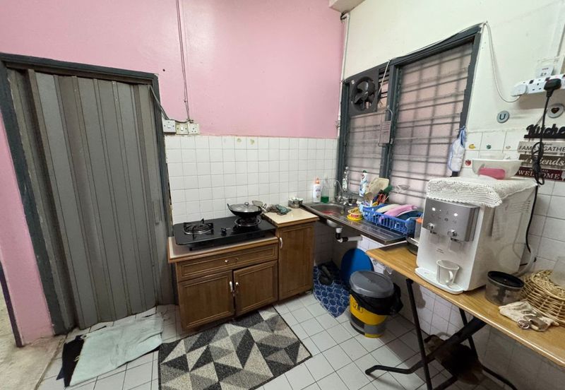 Strawberry Court Apartment