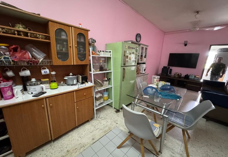 Strawberry Court Apartment