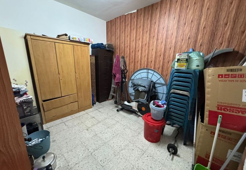 Strawberry Court Apartment