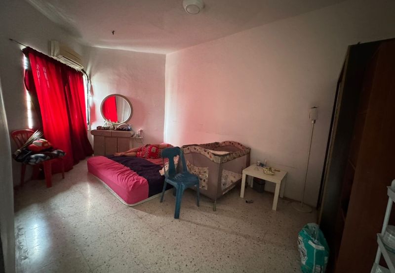 Strawberry Court Apartment