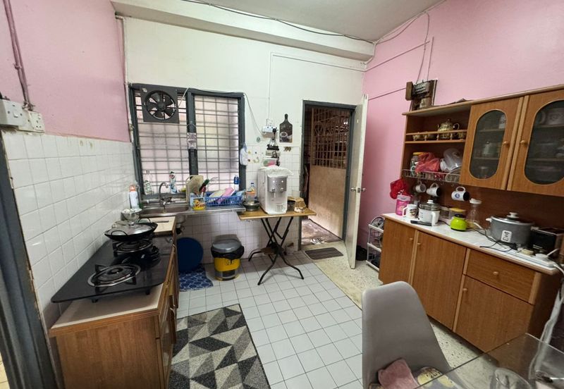 Strawberry Court Apartment