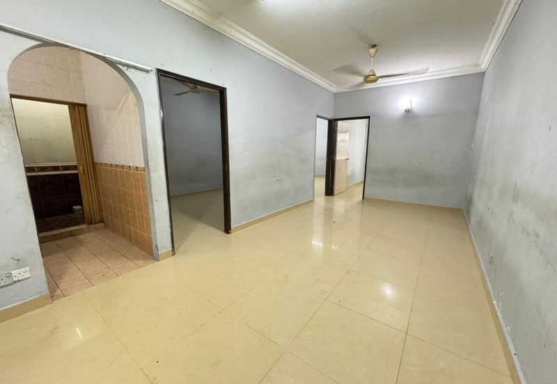 Strawberry Court Apartment