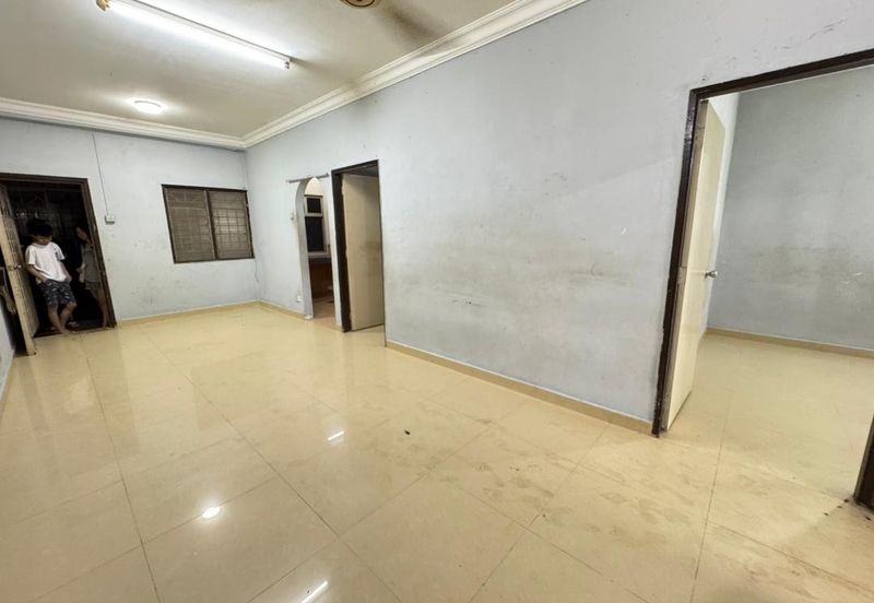 Strawberry Court Apartment