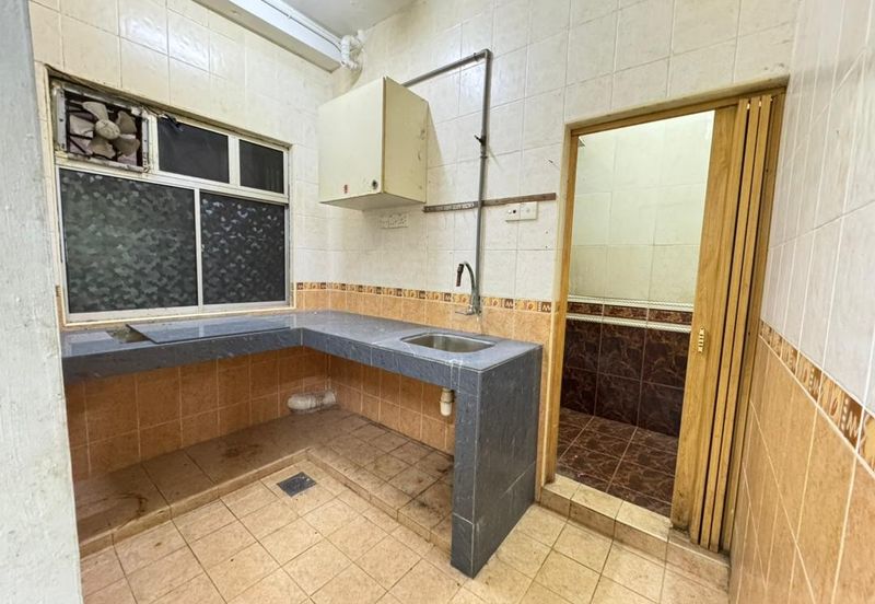 Strawberry Court Apartment