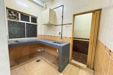 Strawberry Court Apartment