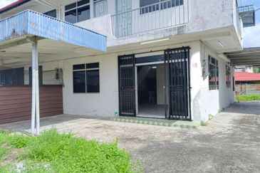 Sibu Double Storey Terrace Corner at Jalan Oya