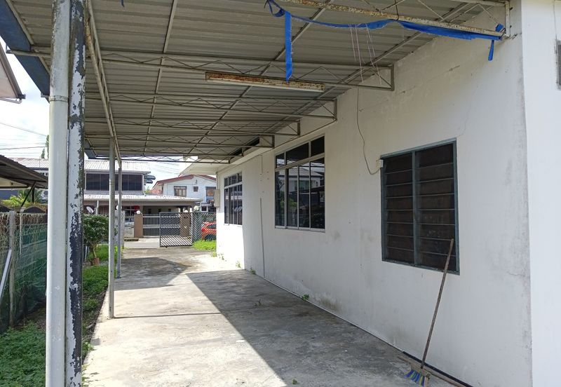 Sibu Double Storey Terrace Corner at Jalan Oya