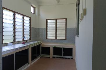 Sibu Double Storey Terrace Corner at Jalan Oya