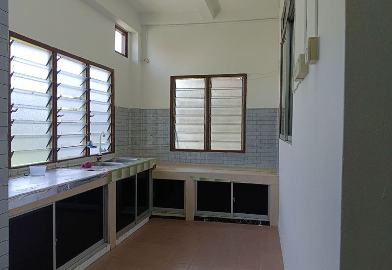 Sibu Double Storey Terrace Corner at Jalan Oya