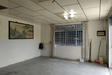 Sibu Double Storey Terrace Corner at Jalan Oya