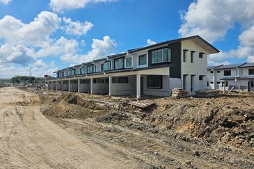 Sibu Double Storey Terrace at Sibujaya B20