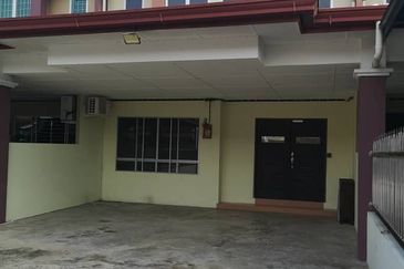Sibu Double Storey Terrace at Jalan Tebu