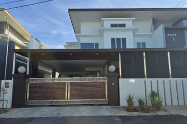 Sibu Double Storey Semi D at Jalan Kiew Nang