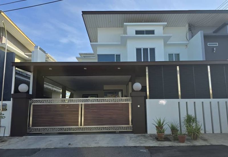 Sibu Double Storey Semi D at Jalan Kiew Nang