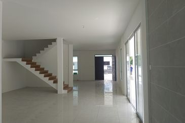 Sibu Double Storey Corner at Jalan Ek Dee
