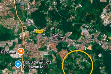 Kuching Land at Muara Tuang