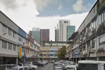 Kuching 3 Storey Shophouse at Padungan