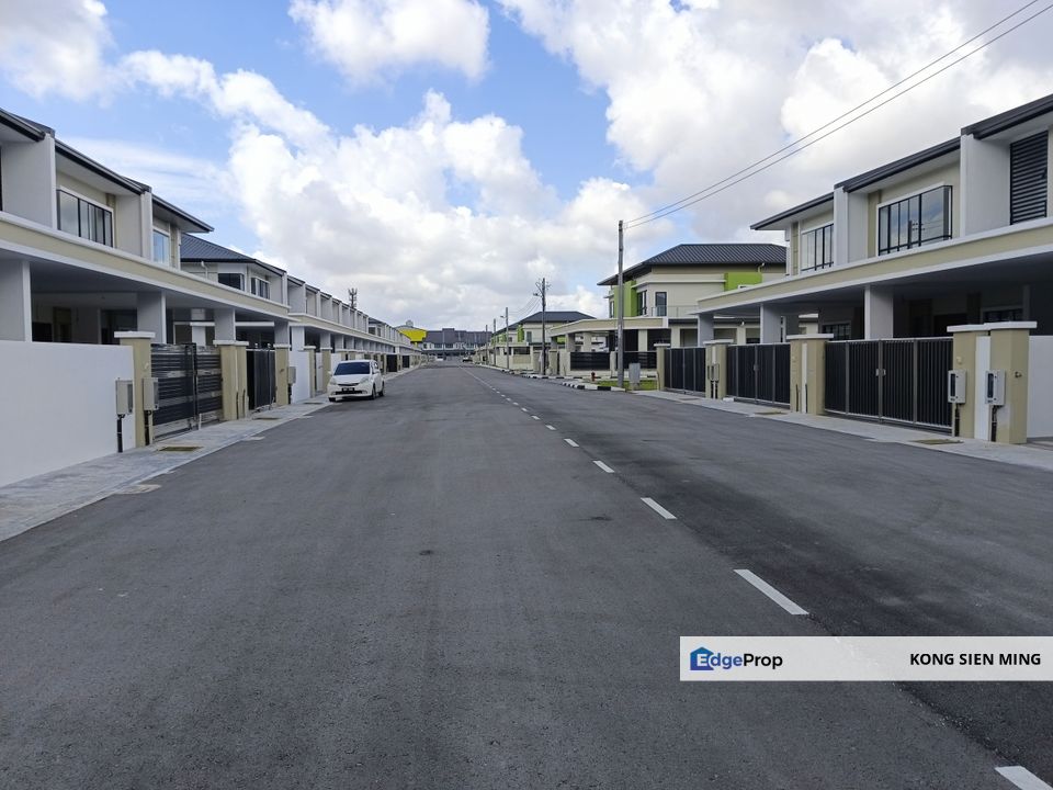 Sibu Double Storey Intermediate at Jalan Wong King Huo, Sarawak, Sibu