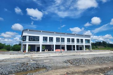 Sibu - 3 Storey Shophouse at Selangau