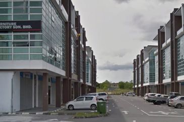 Kuching - 4 Storey Shophouse Corner at Jalan Lee Ling Heights