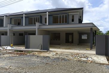 Sibu - Double Storey Terrace Corner at Teku Pasai Siong