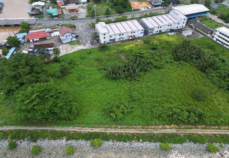 Pontian Seaside Land