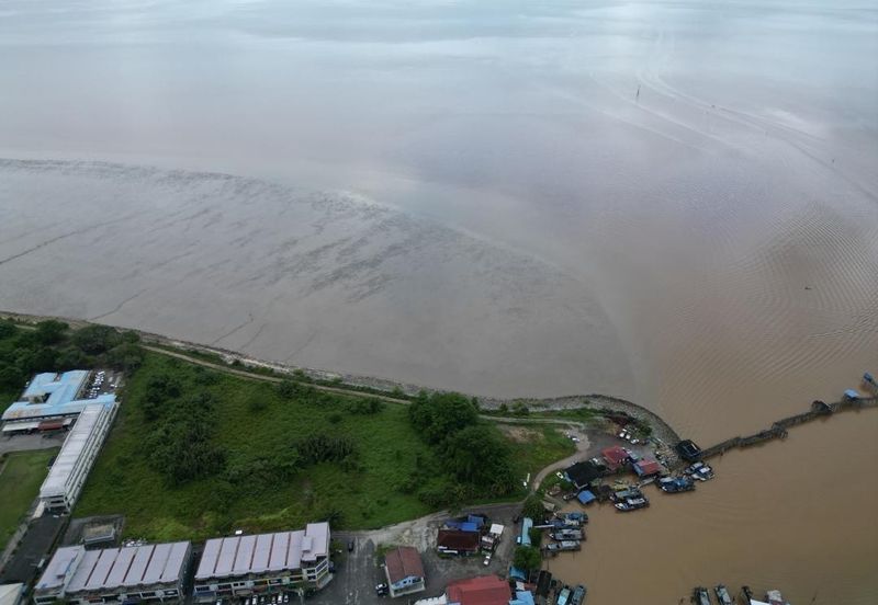 Pontian Seaside Land