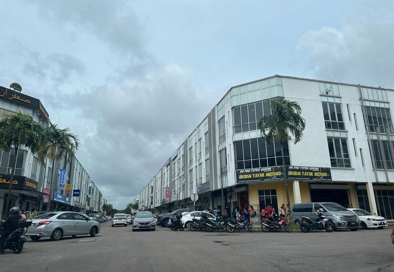 Oasis 2 @ Tropicana Danga Cove