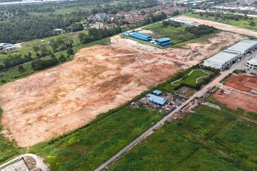 Pontian Batu 17.9 Acres Land