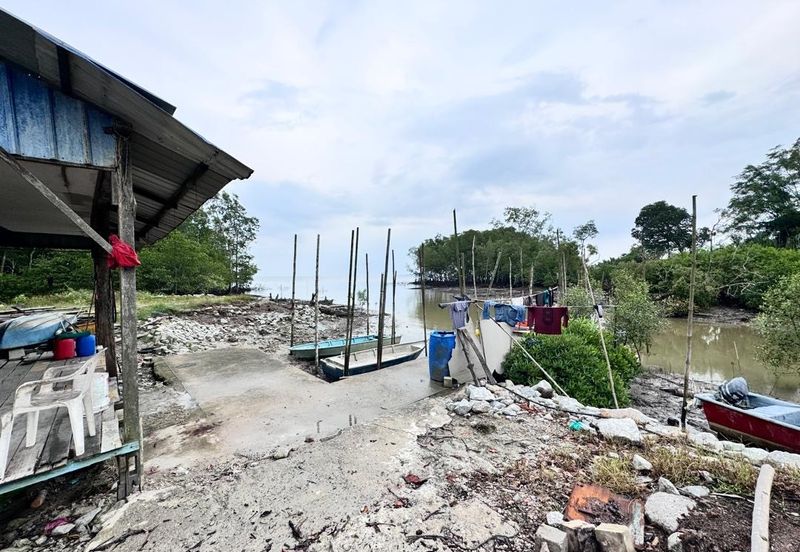 Pontian 3.548 Acres Land Near Seaside