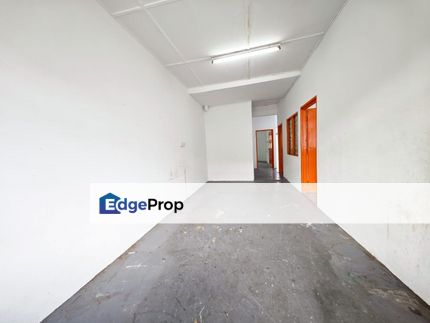 Taman Universiti Single Storey Terrace Ori Unit, Johor, Skudai