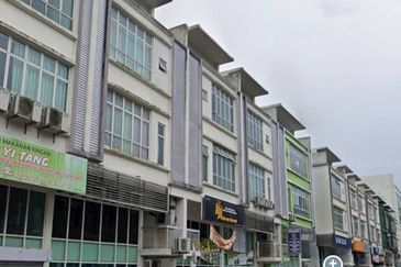 Pusat Perdagangan Danga Utama