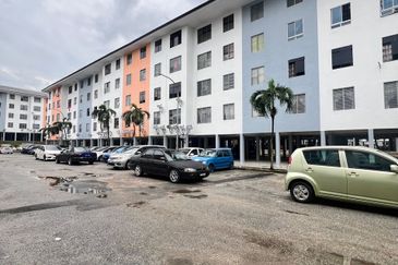 Sri Lanang Flat (Rumah Pangsa Sri Lanang)