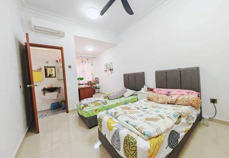 Jalan Sutera Kuning 1